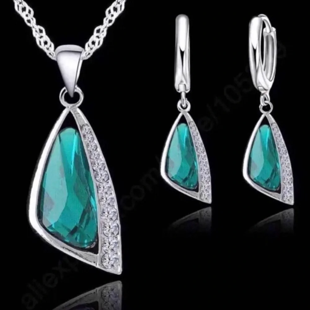 Emerald Teardrop Pendant Necklace and Earrings Set